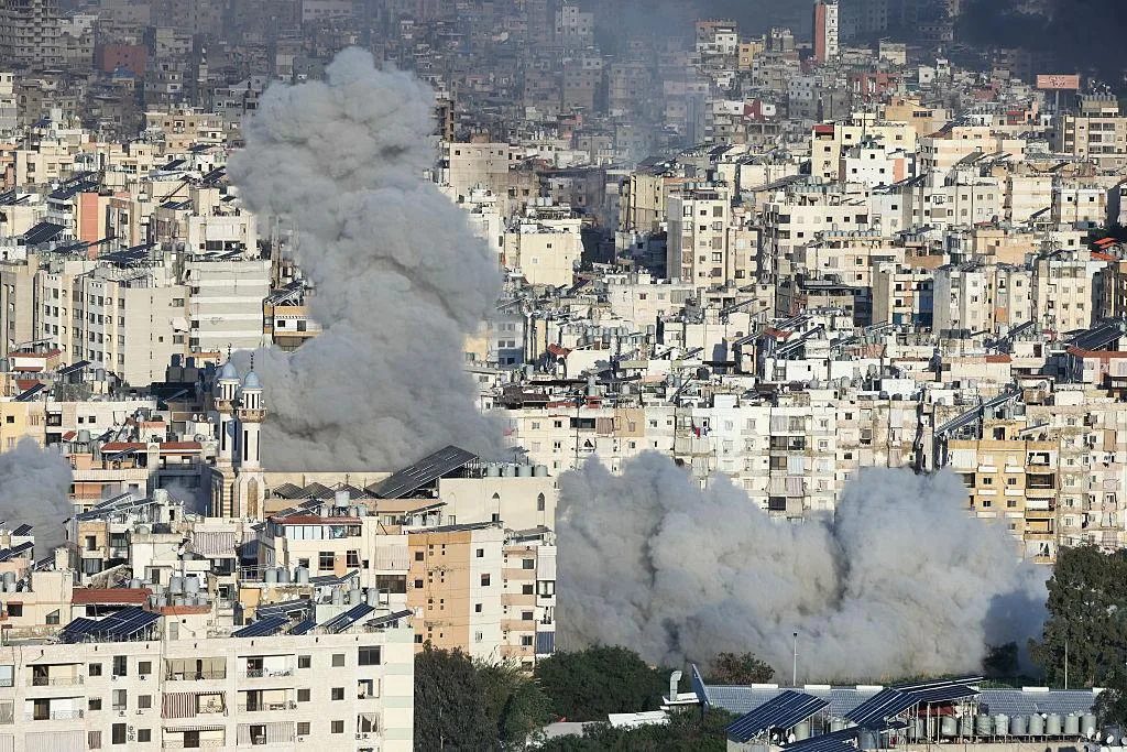 Israel bombardea una reunión de clérigos que elegían al nuevo líder en Líbano